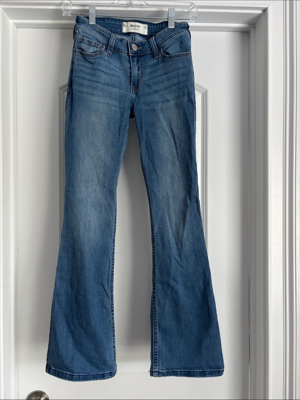 Hollister Women's Blue Flare Jeans - Faded Indigo Wash SIZE 24 short